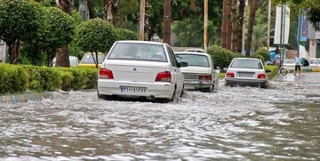 وضعیت جاده‌ها؛ از بارش باران در ۱۳ استان تا انسداد چالوس، کن و ۲۷ محور اصلی و فرعی