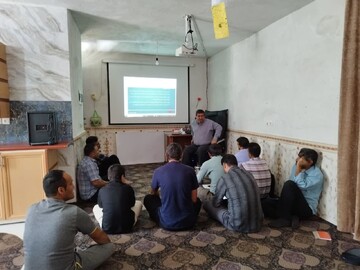 کارگاه آموزشی مربی همیاران اجتماعی در شهر سرفاریاب برگزار شد + تصاویر